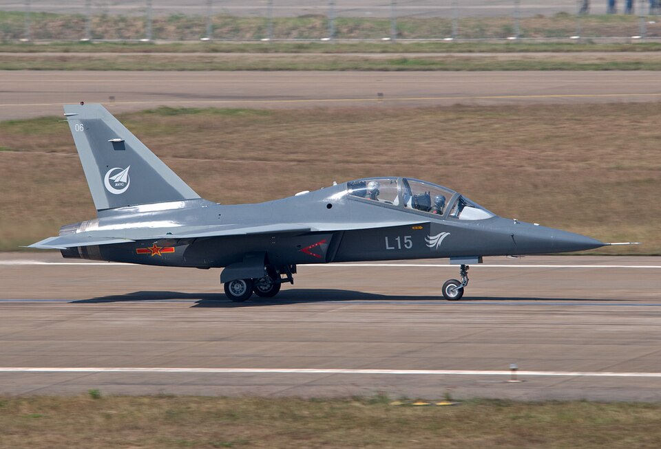 Hongdu JL-10 / L-15 Falcon